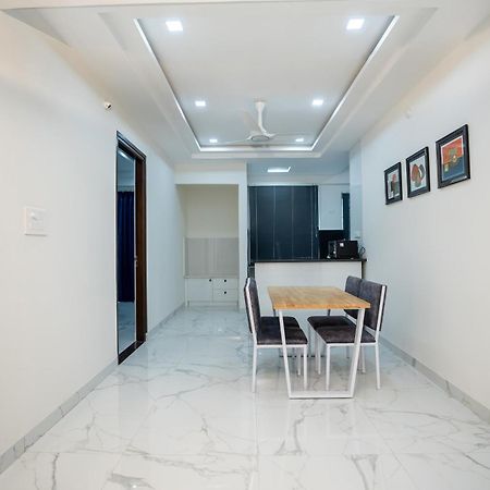 The Balcony Suites Hyderabad Esterno foto