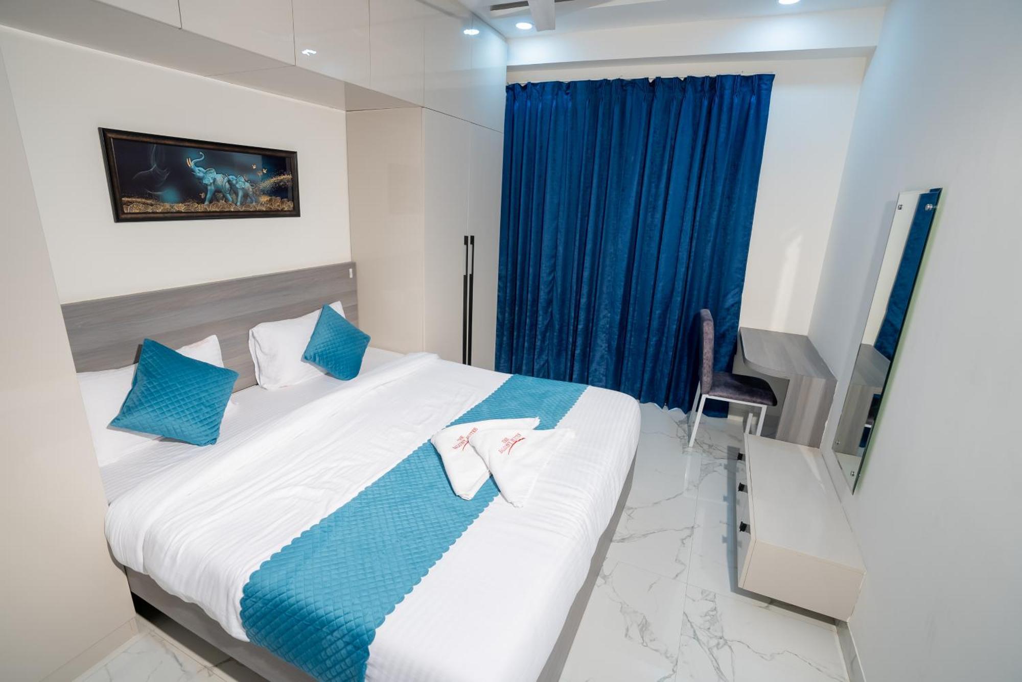 The Balcony Suites Hyderabad Esterno foto