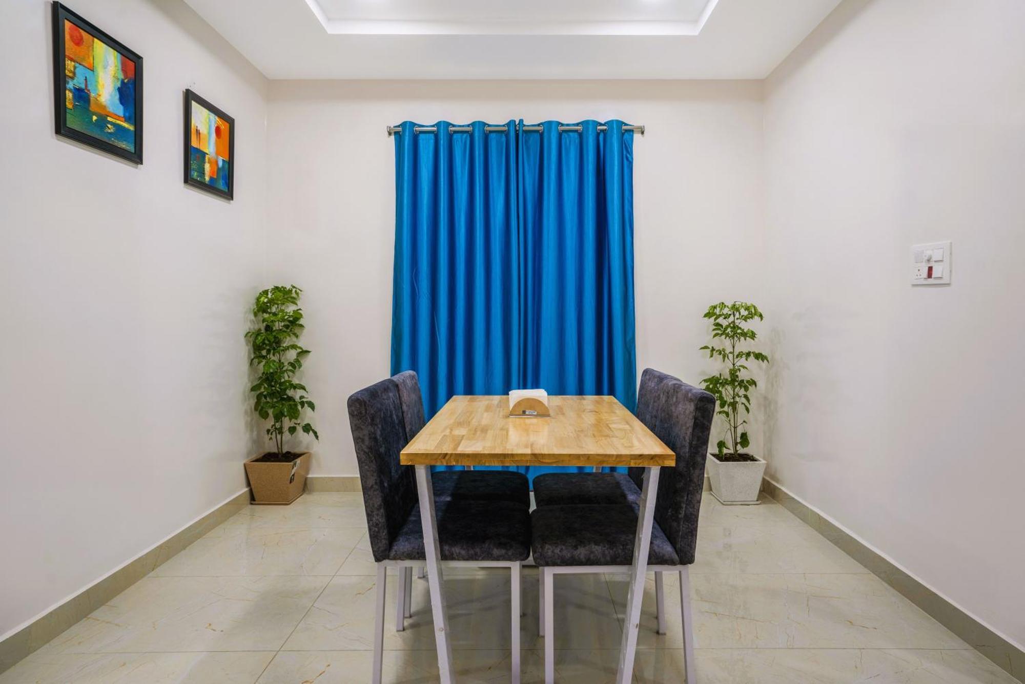 The Balcony Suites Hyderabad Esterno foto