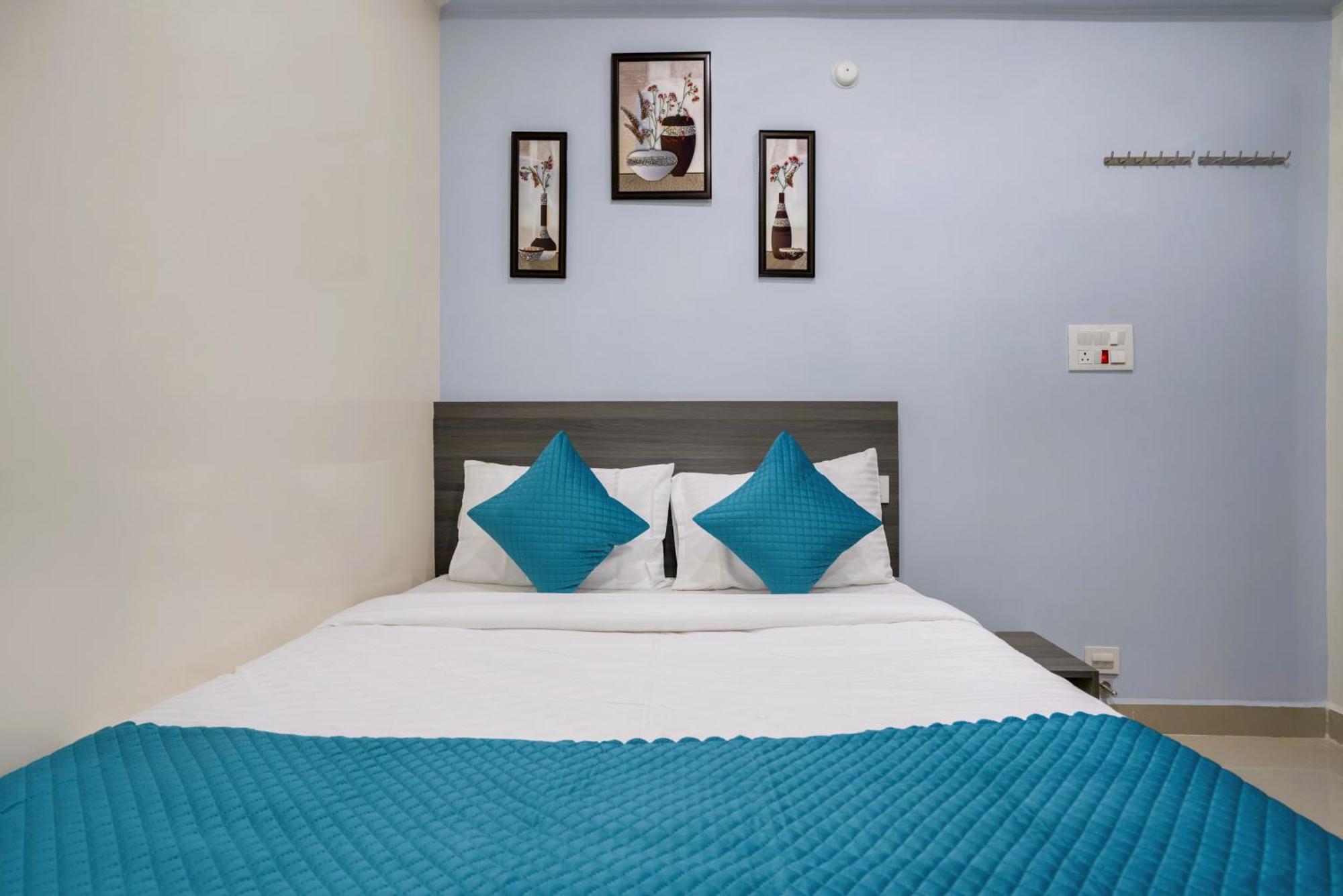 The Balcony Suites Hyderabad Esterno foto