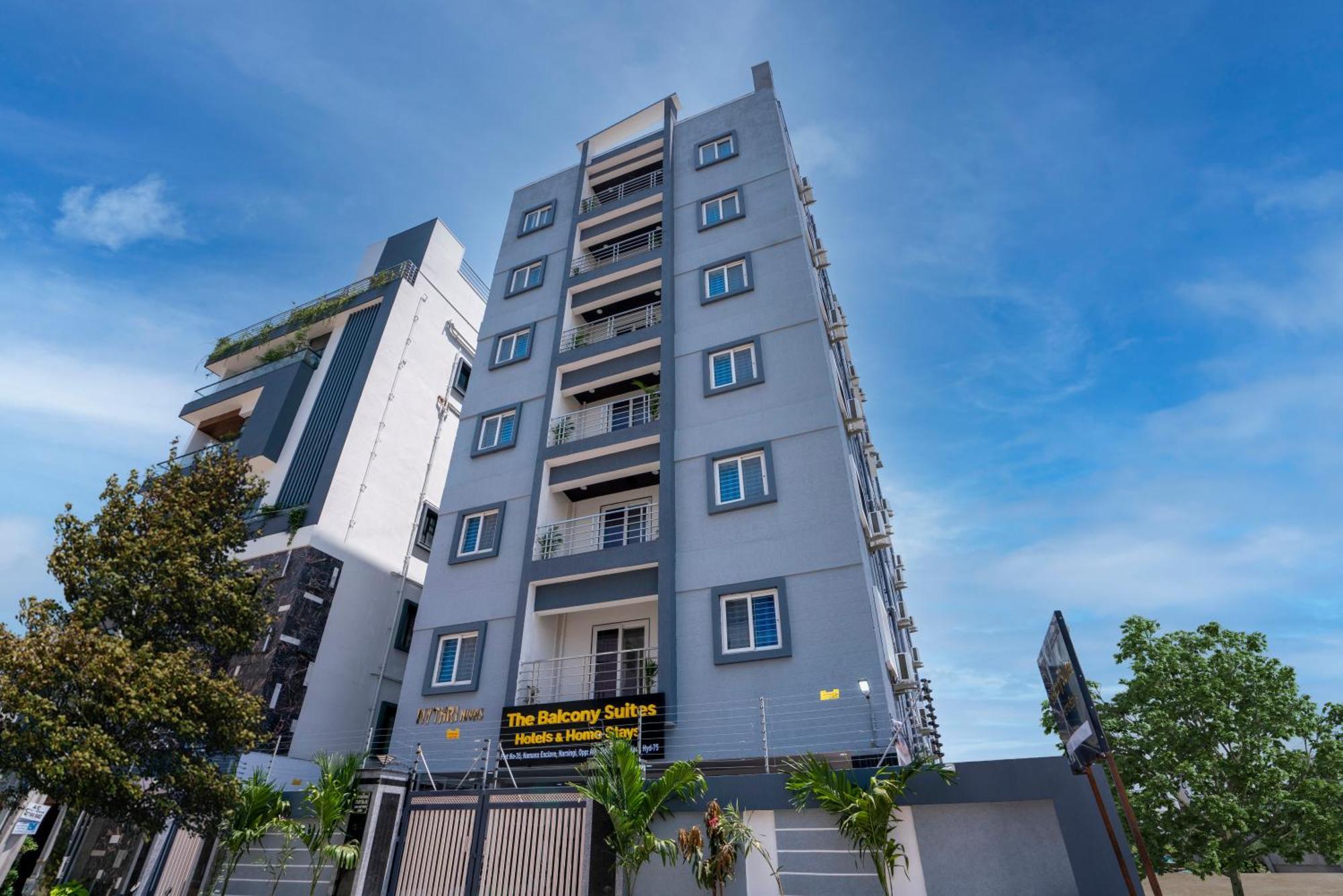 The Balcony Suites Hyderabad Esterno foto