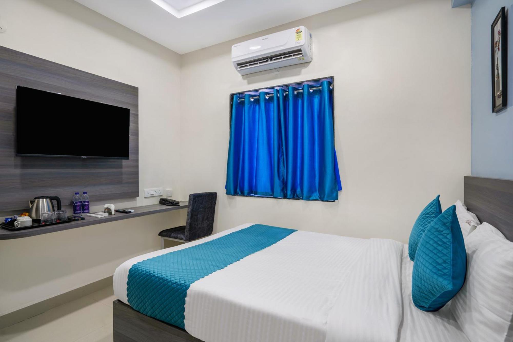 The Balcony Suites Hyderabad Esterno foto