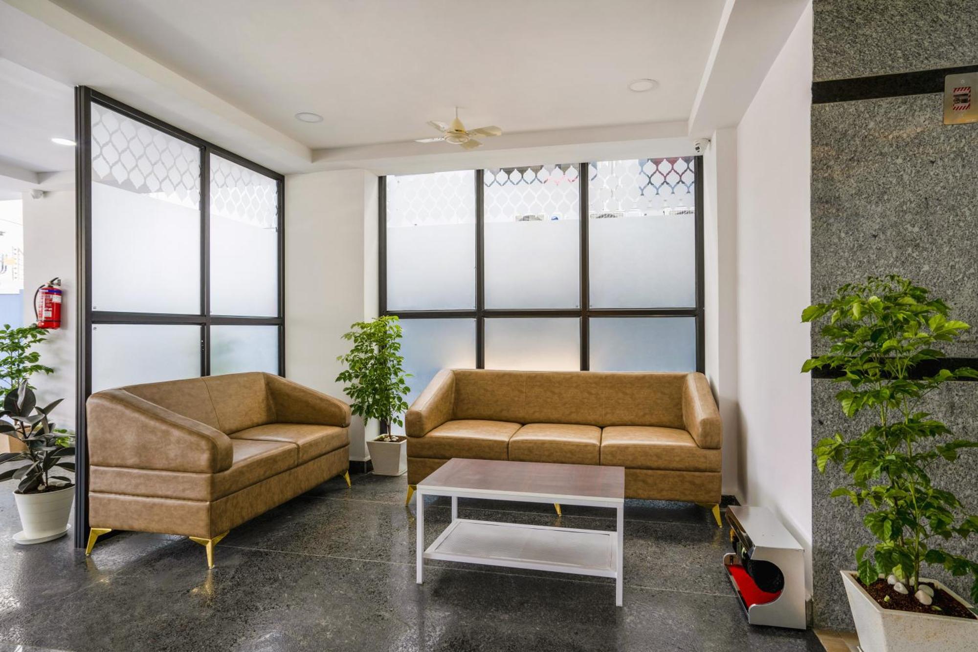 The Balcony Suites Hyderabad Esterno foto