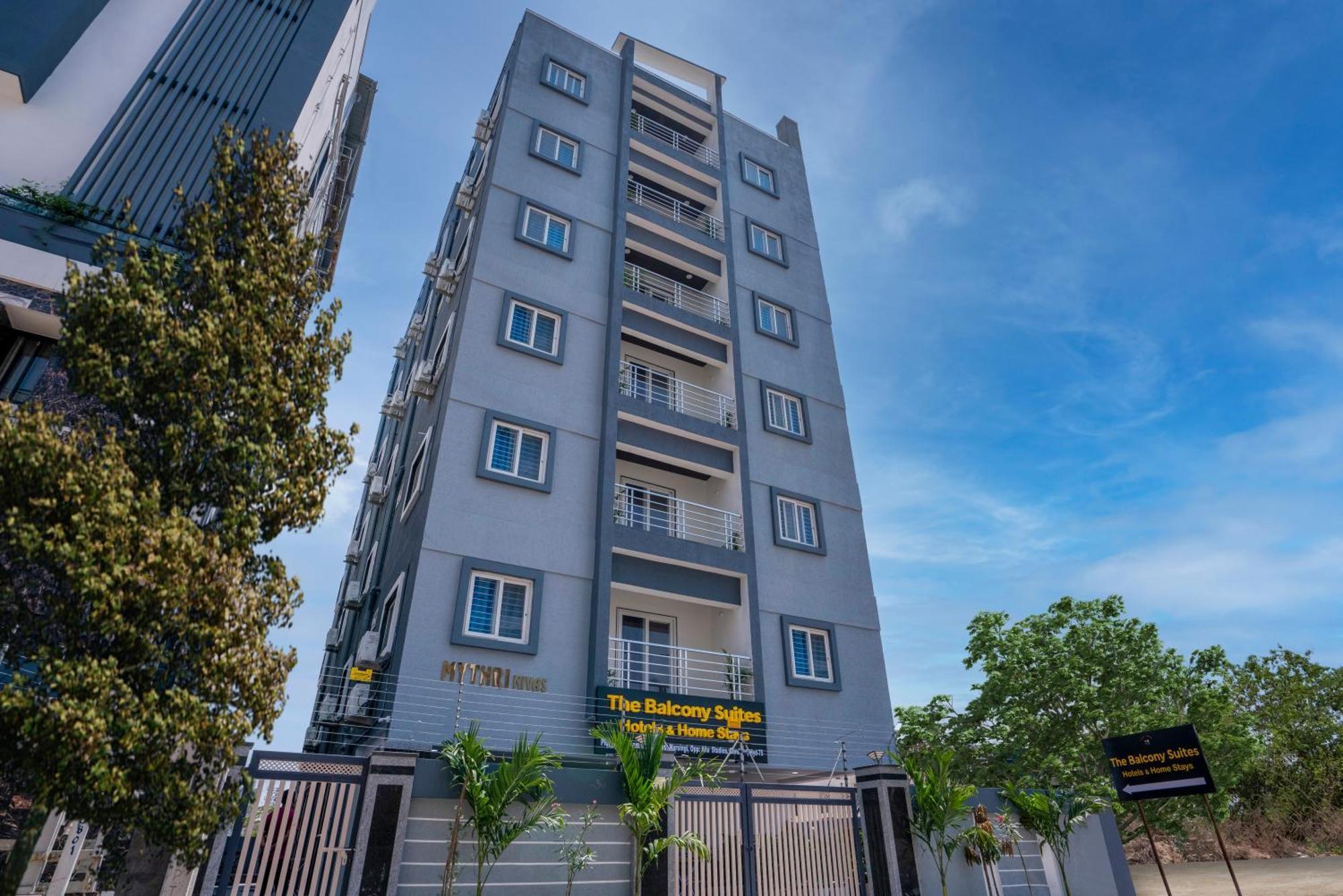 The Balcony Suites Hyderabad Esterno foto