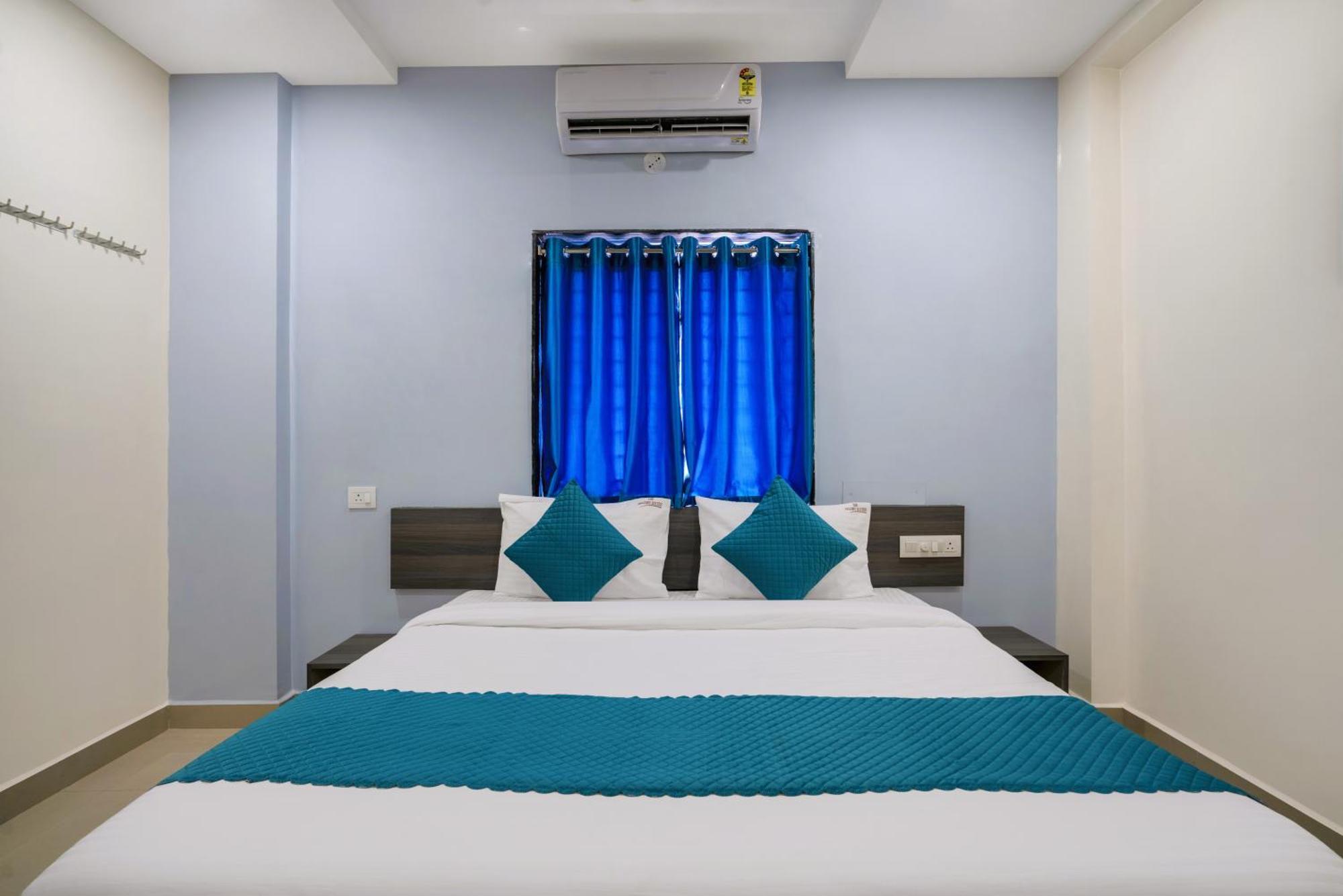 The Balcony Suites Hyderabad Esterno foto