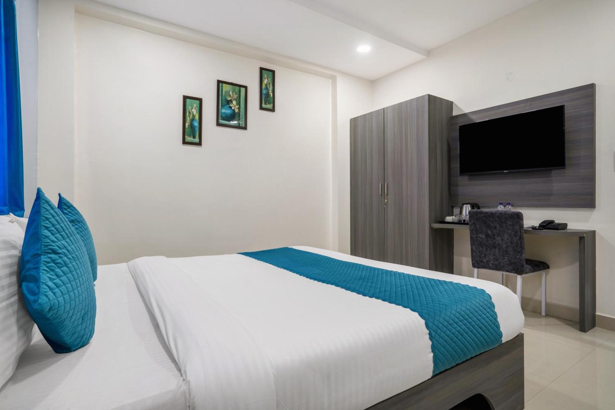 The Balcony Suites Hyderabad Esterno foto