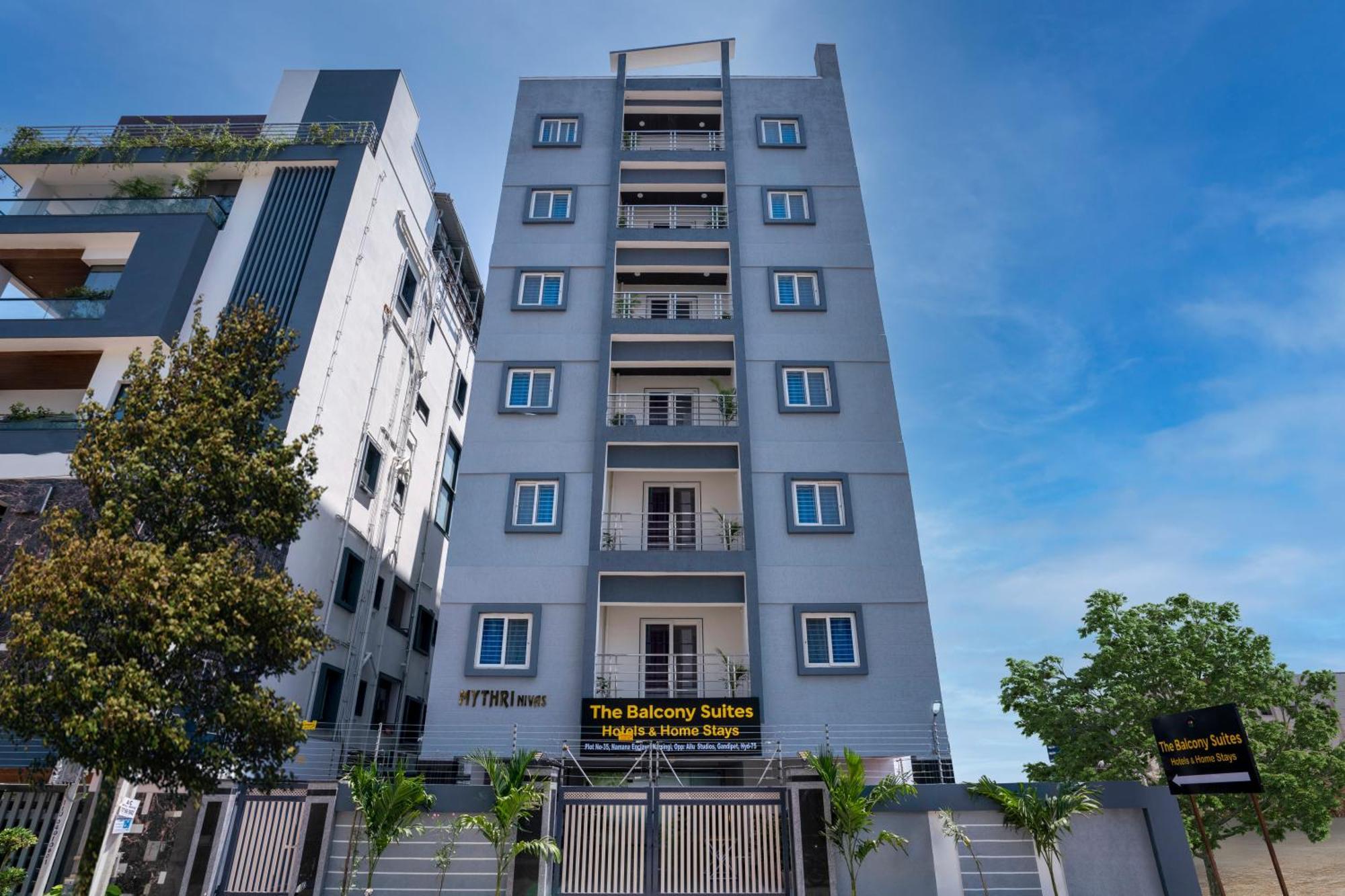 The Balcony Suites Hyderabad Esterno foto