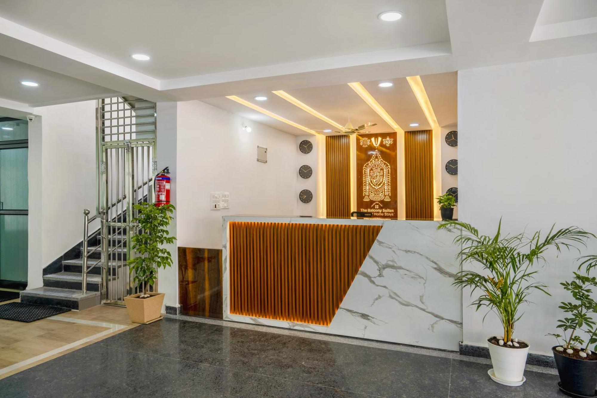 The Balcony Suites Hyderabad Esterno foto